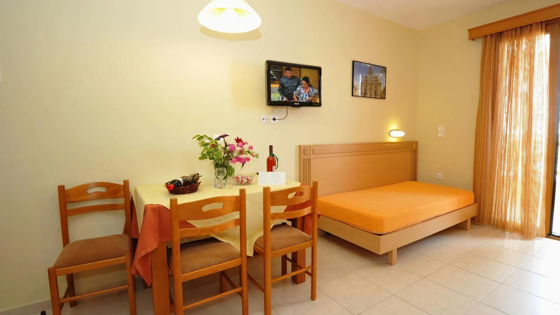 Aristea Hotel Rethymno  Aparthotel Rethymno (Crete)