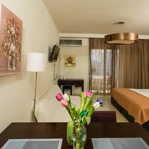 Apart Otel Cosmos, Resmo
