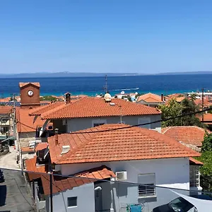 https://luka-1-aparts-polichrono.hotelschalkidiki.net